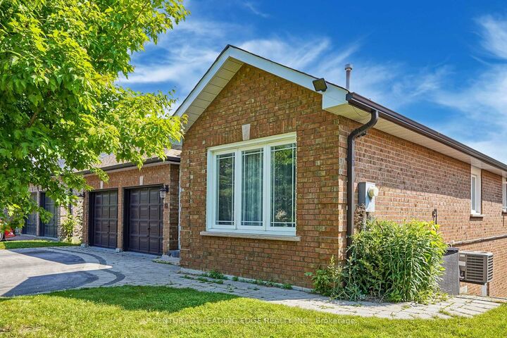 Property Photo:  61 Garden Street NE Middle Level  ON L1N 9E7 