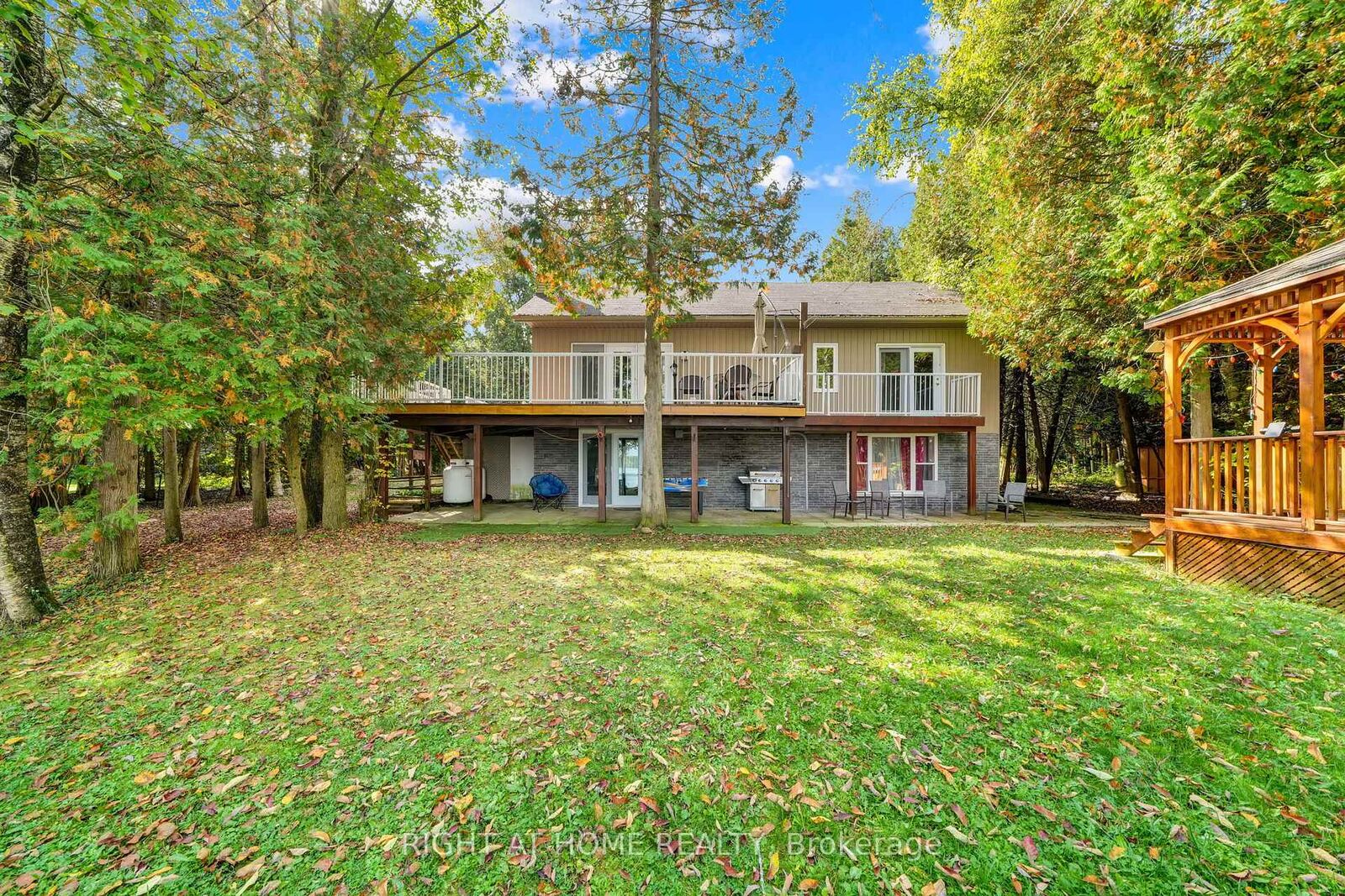 Property Photo:  135 Browns Lane  ON N0H 2K0 