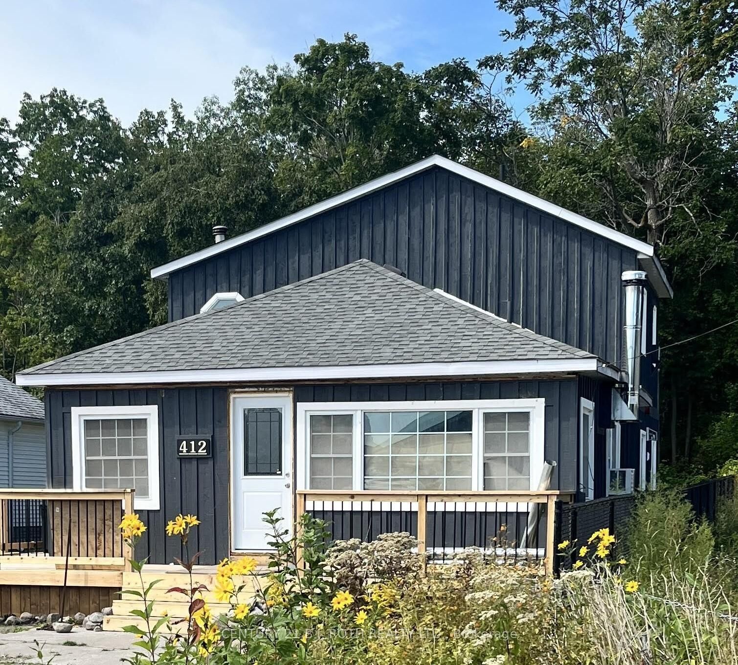 Property Photo:  412 Limerick Crescent  ON L0L 1K0 