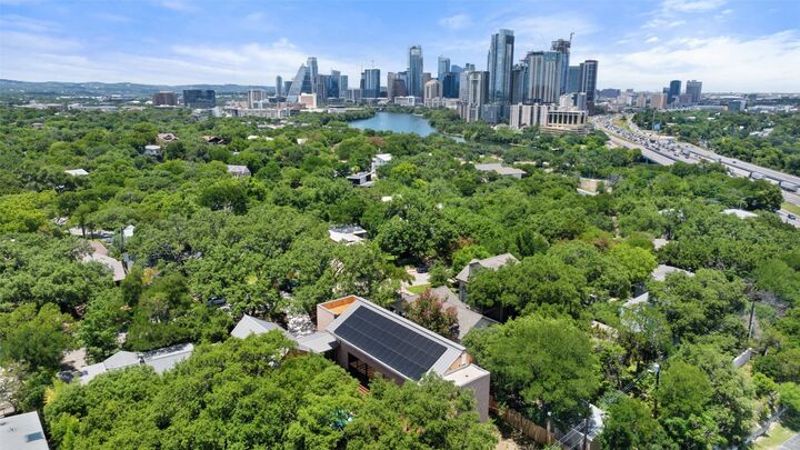 Property Photo: 1319 Bonham Terrace TX 78704