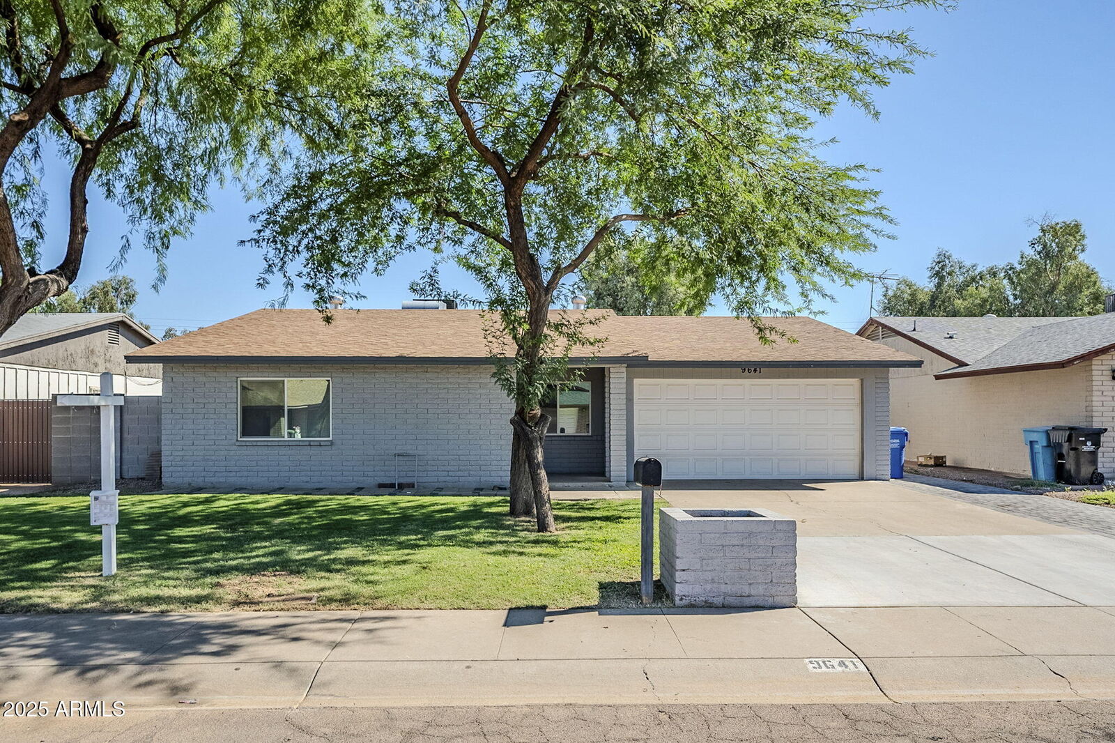 Property Photo: 9641 N 35th Lane AZ 85051