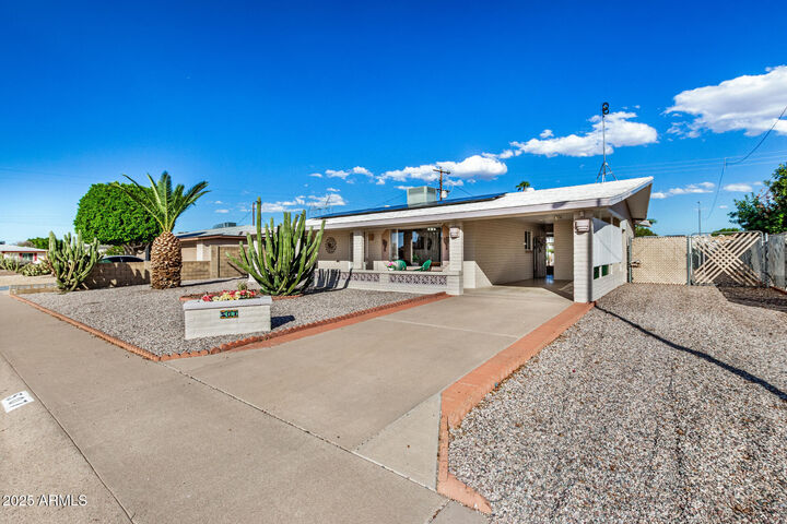 Property Photo:  507 N 55th Place  AZ 85205 