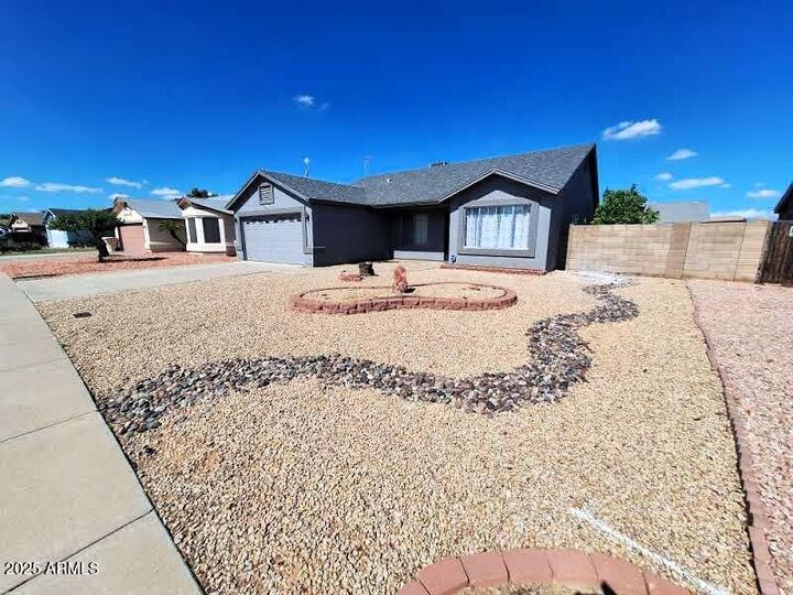 Property Photo: 8512 W Tuckey Lane AZ 85305