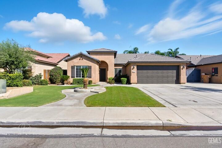 Property Photo:  10214 Pepperwood Drive  CA 93311 