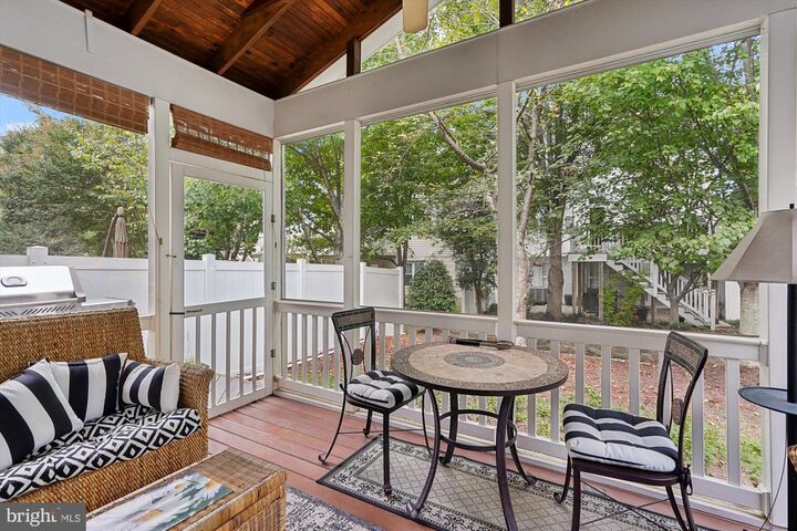 Property Photo: 43414 Westchester Square VA 20176