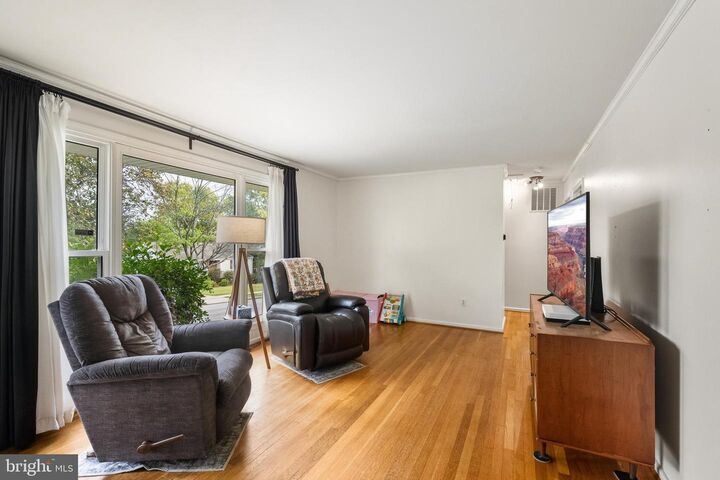 Property Photo: 6404 Fairborn MD 20784