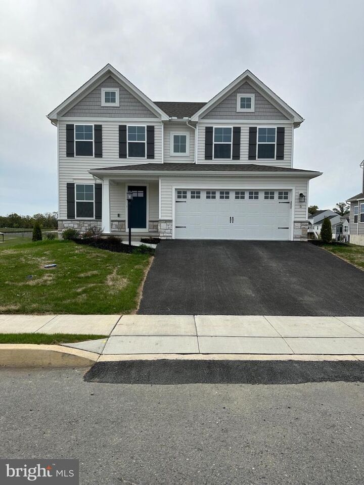 5 Garner Lane  Carlisle PA 17015 photo