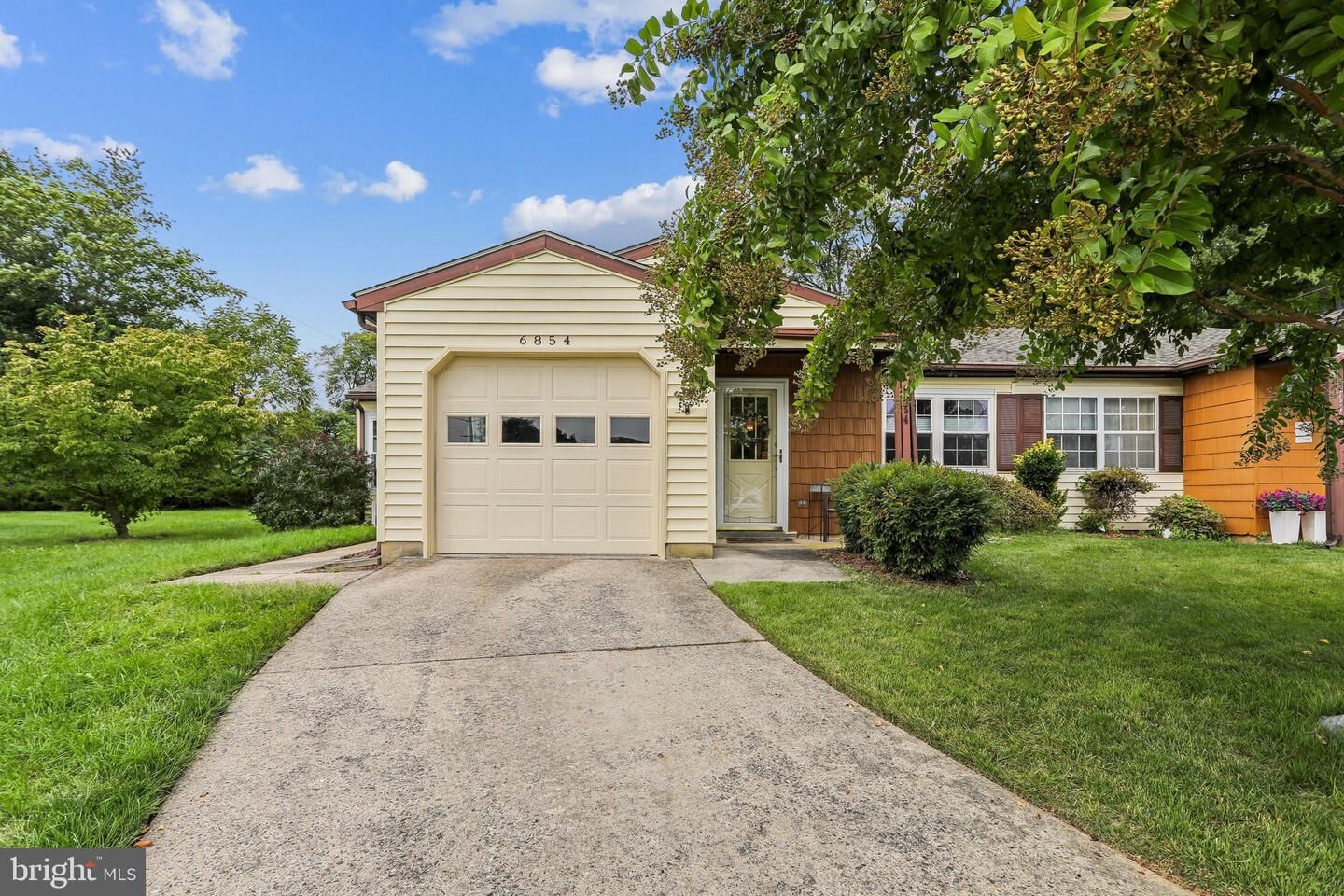 Property Photo:  6854 Snowberry Court  MD 21703 