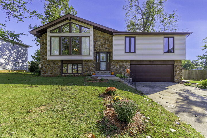 Property Photo: 1346 Bennington St MO 65265