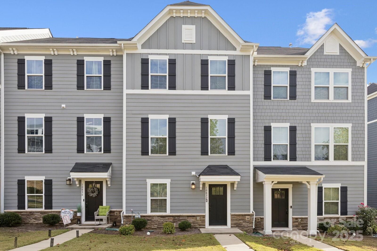 Property Photo:  10832 Overlook Mountain Drive  NC 28216 