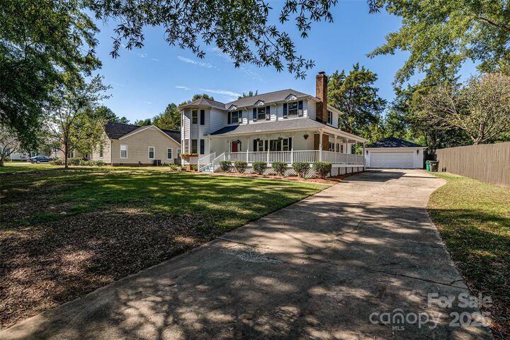 Property Photo:  7812 Ridgeloch Place  NC 28226 