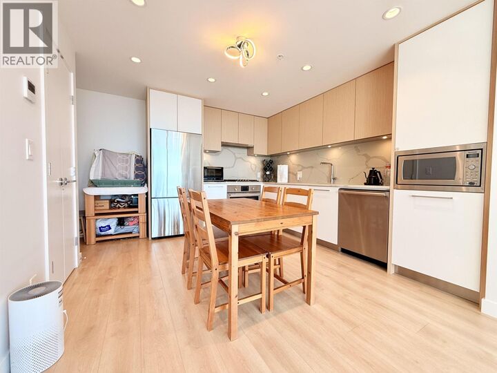 Photo de la propriété:  567 Clarke Road 2101  BC V3J 0K7 