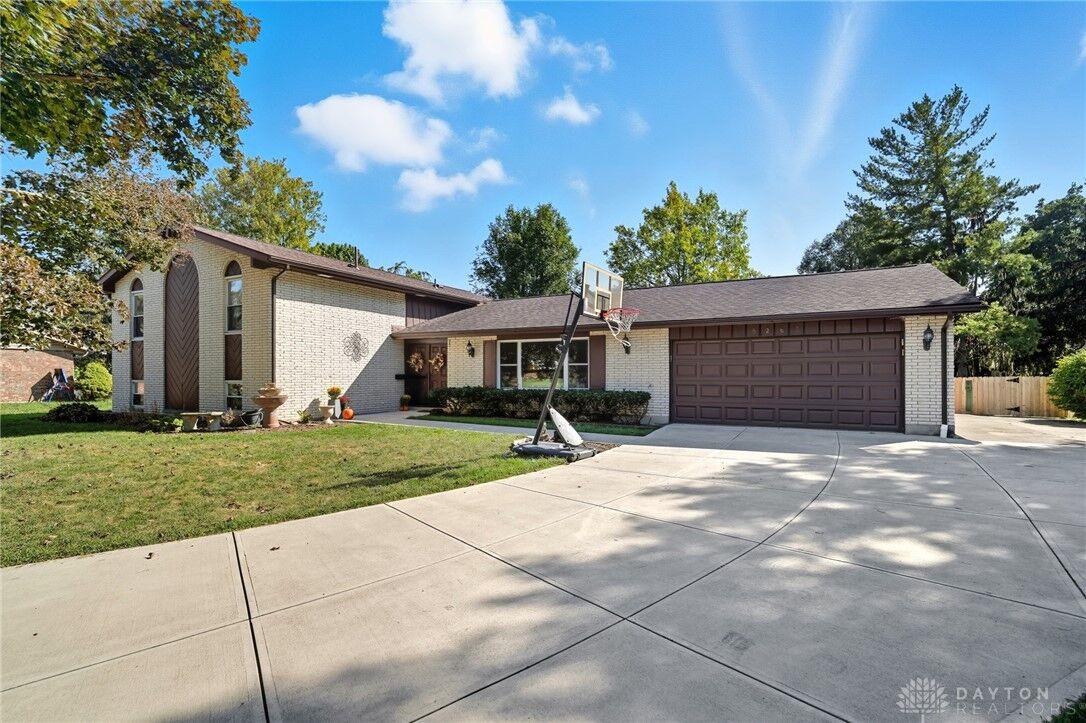 Property Photo:  5267 Newell Circle  OH 45440 