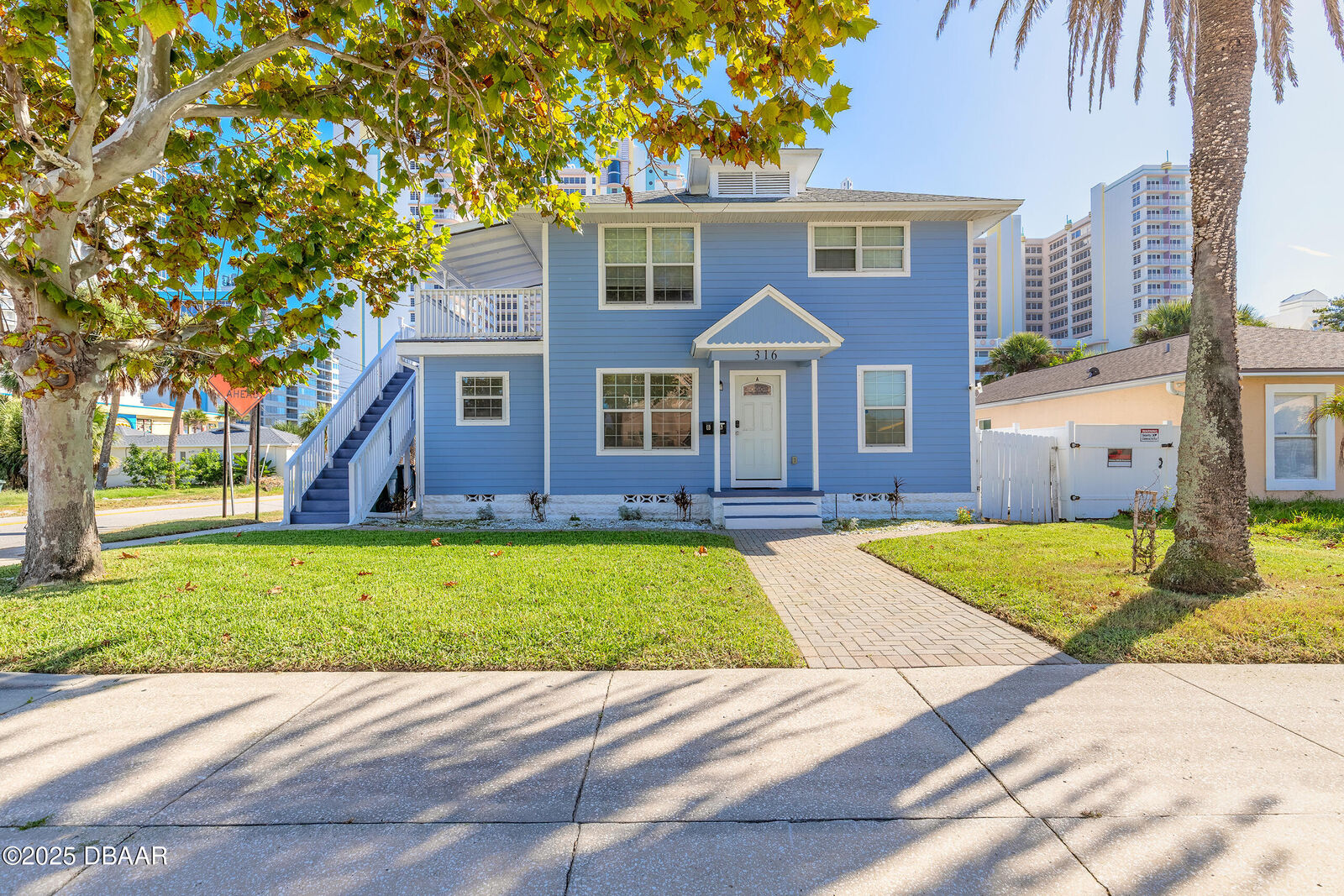 Property Photo:  316 N Grandview Avenue  FL 32118 