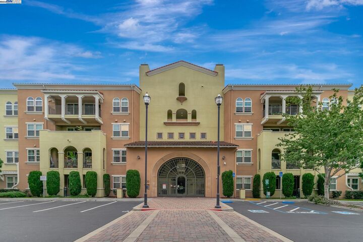 Property Photo: 700 S Abel St 411 CA 95035