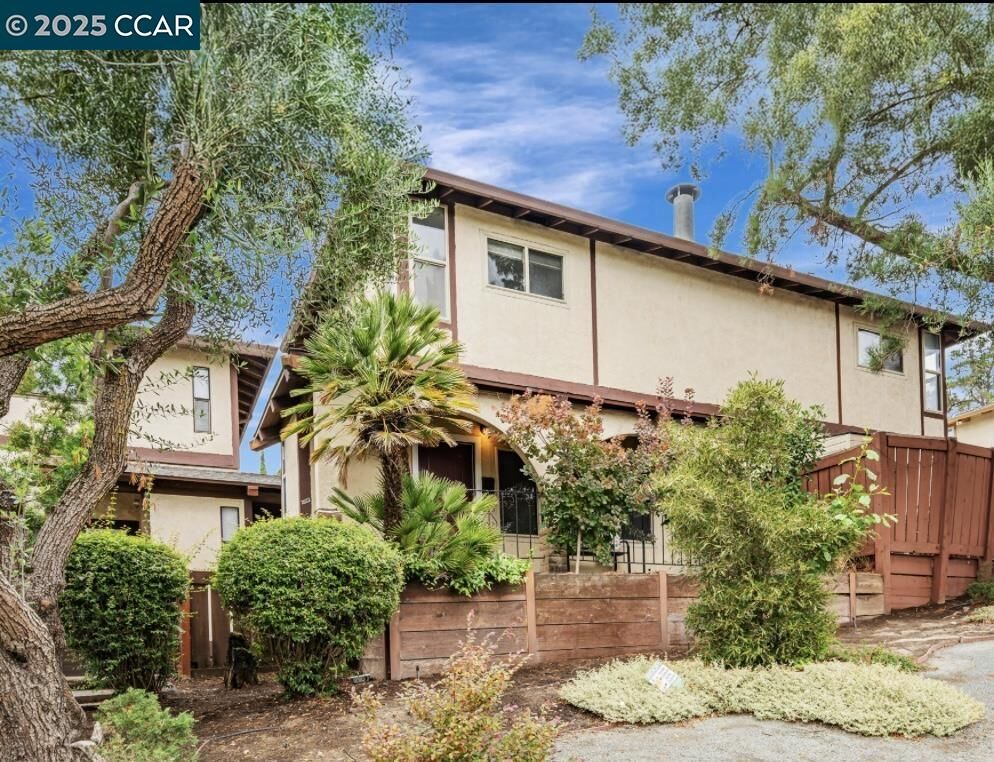 Property Photo: 2022 Ascot Dr CA 94556