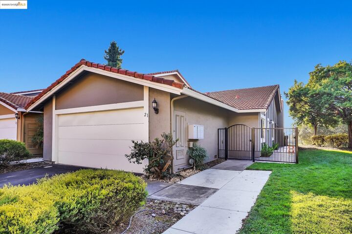 Property Photo:  21 Ironwood  CA 94605 