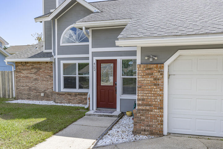 Property Photo:  422 NW Village Court  FL 32548 