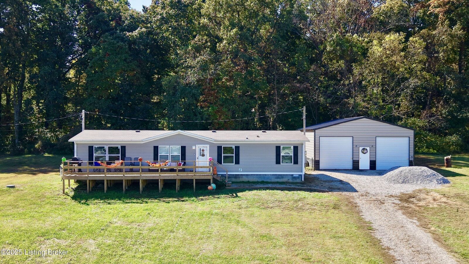 Property Photo:  243 McDonald Dr  KY 40108