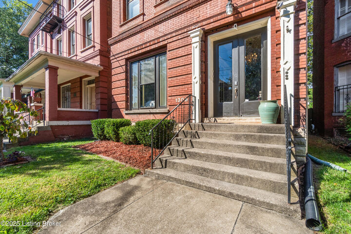 Property Photo: 1308 S 6th St KY 40208