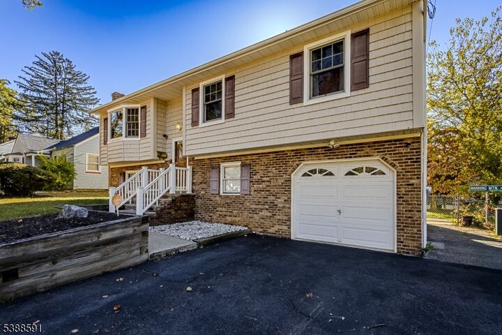 Property Photo: 1454 S End Pkwy NJ 07060