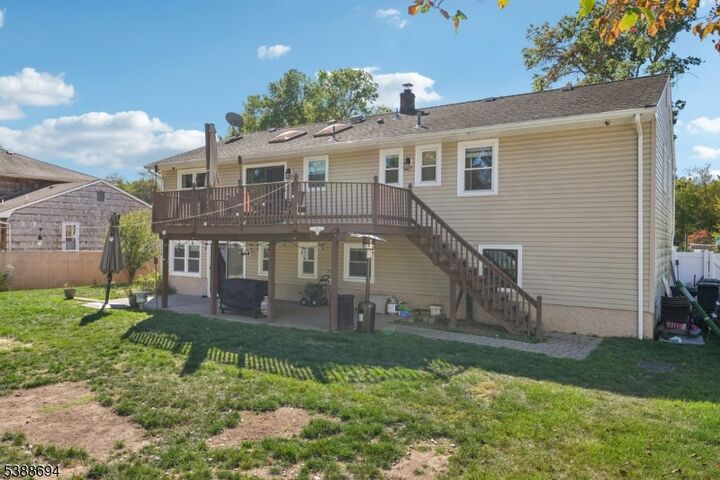 Property Photo:  7 Wanda Ave  NJ 07470 