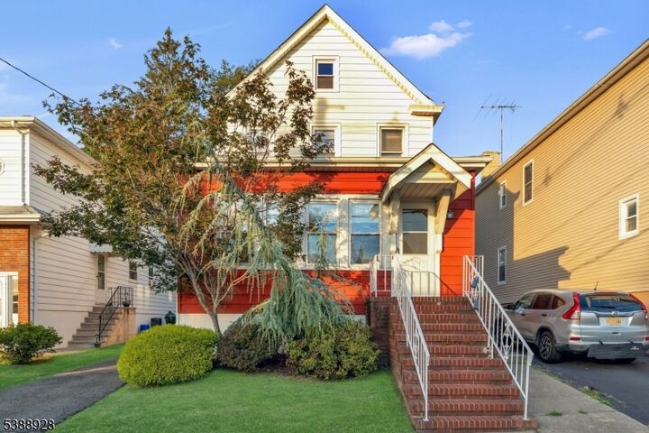 725 2nd Ave  Lyndhurst Twp. NJ 07071 photo