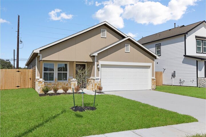 Property Photo: 1127 Santee Court TX 77583
