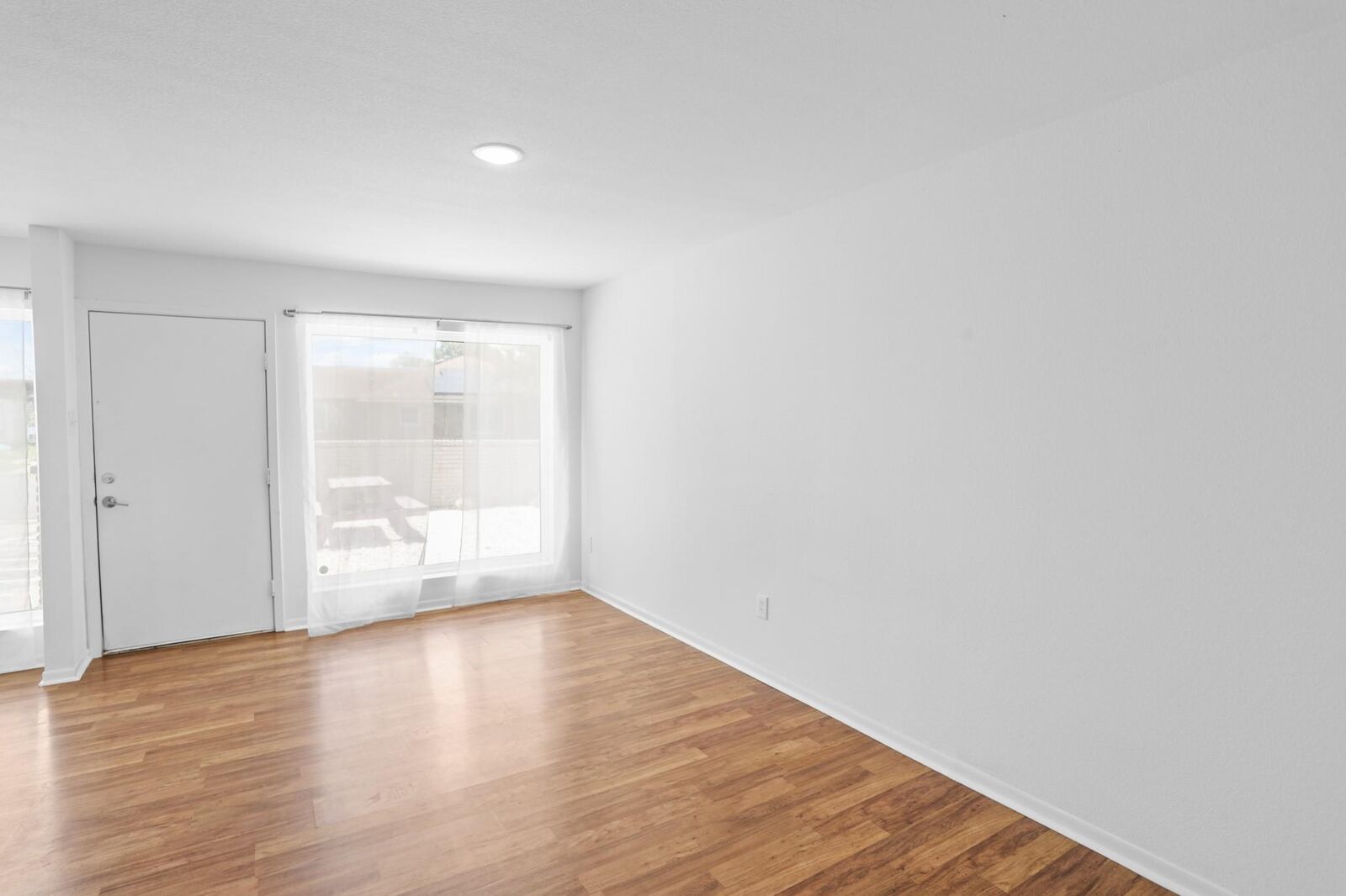 Property Photo: 1408 Hughes Street 4 TX 77023