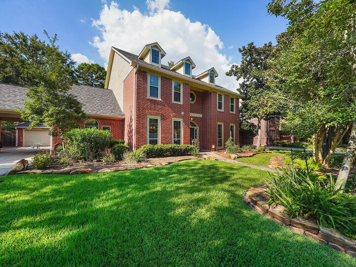 5 Hidden Pond Place  The Woodlands TX 77381 photo