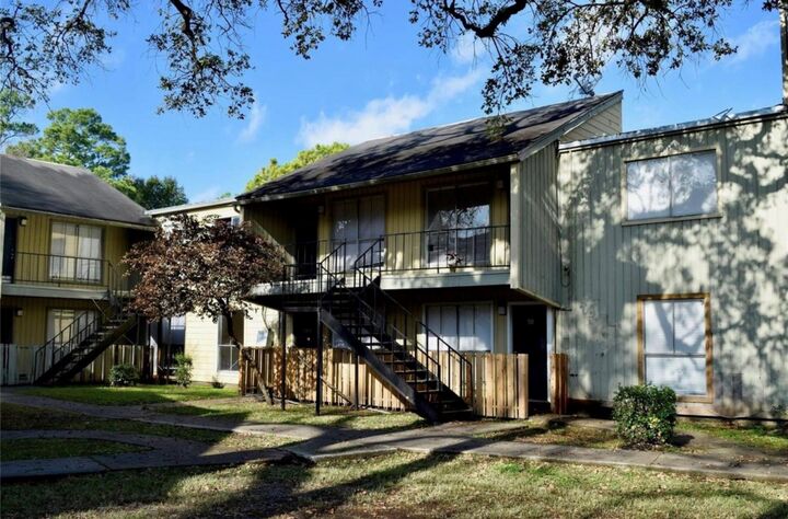 Property Photo: 5625 Antoine Drive 414 TX 77091