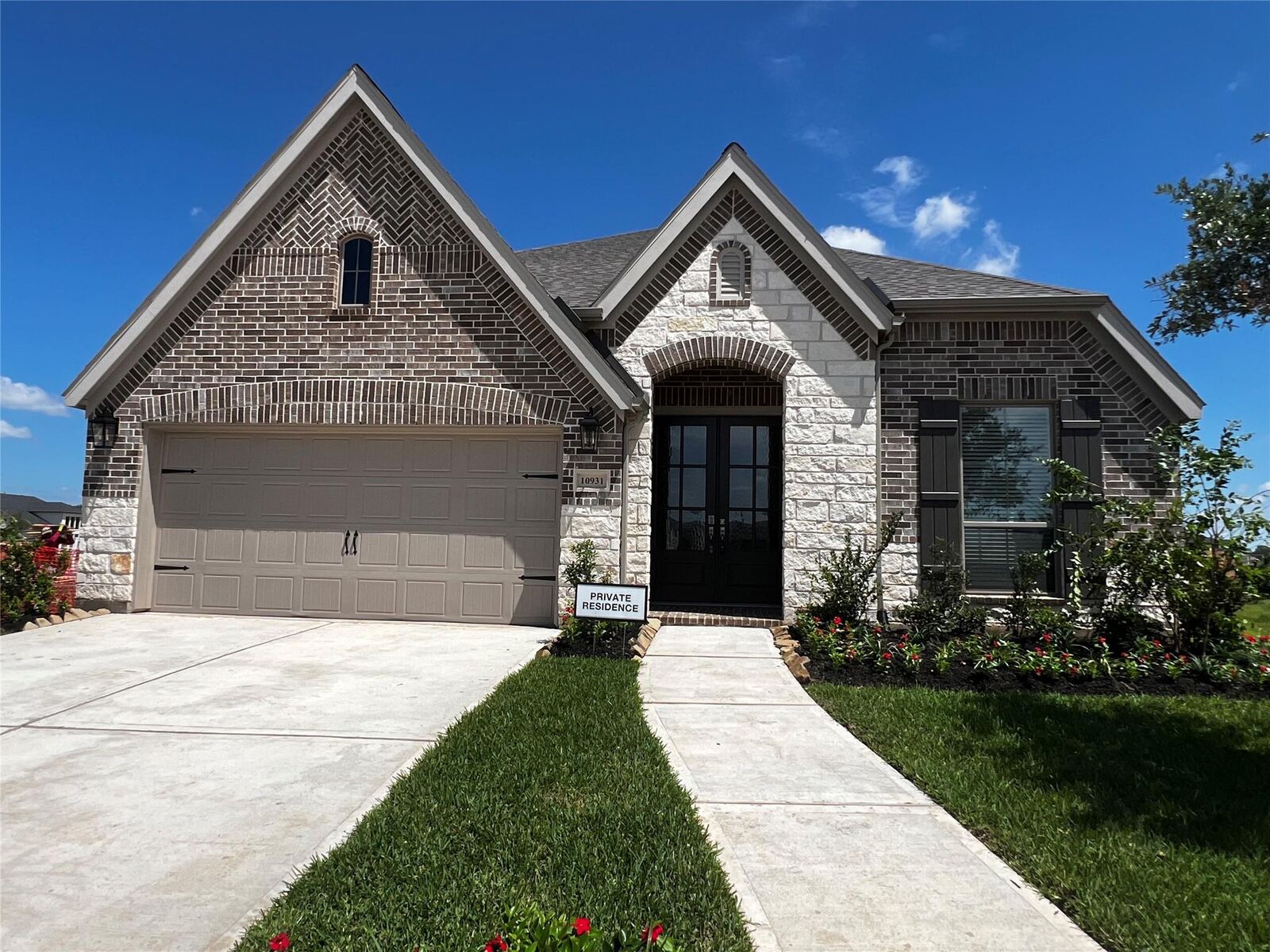 Property Photo:  10931 Spring Wind Drive  TX 77459 