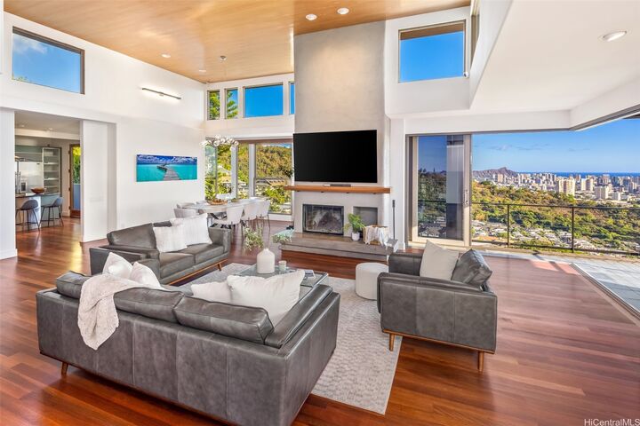 2960 Laola Place  Honolulu HI 96813 photo