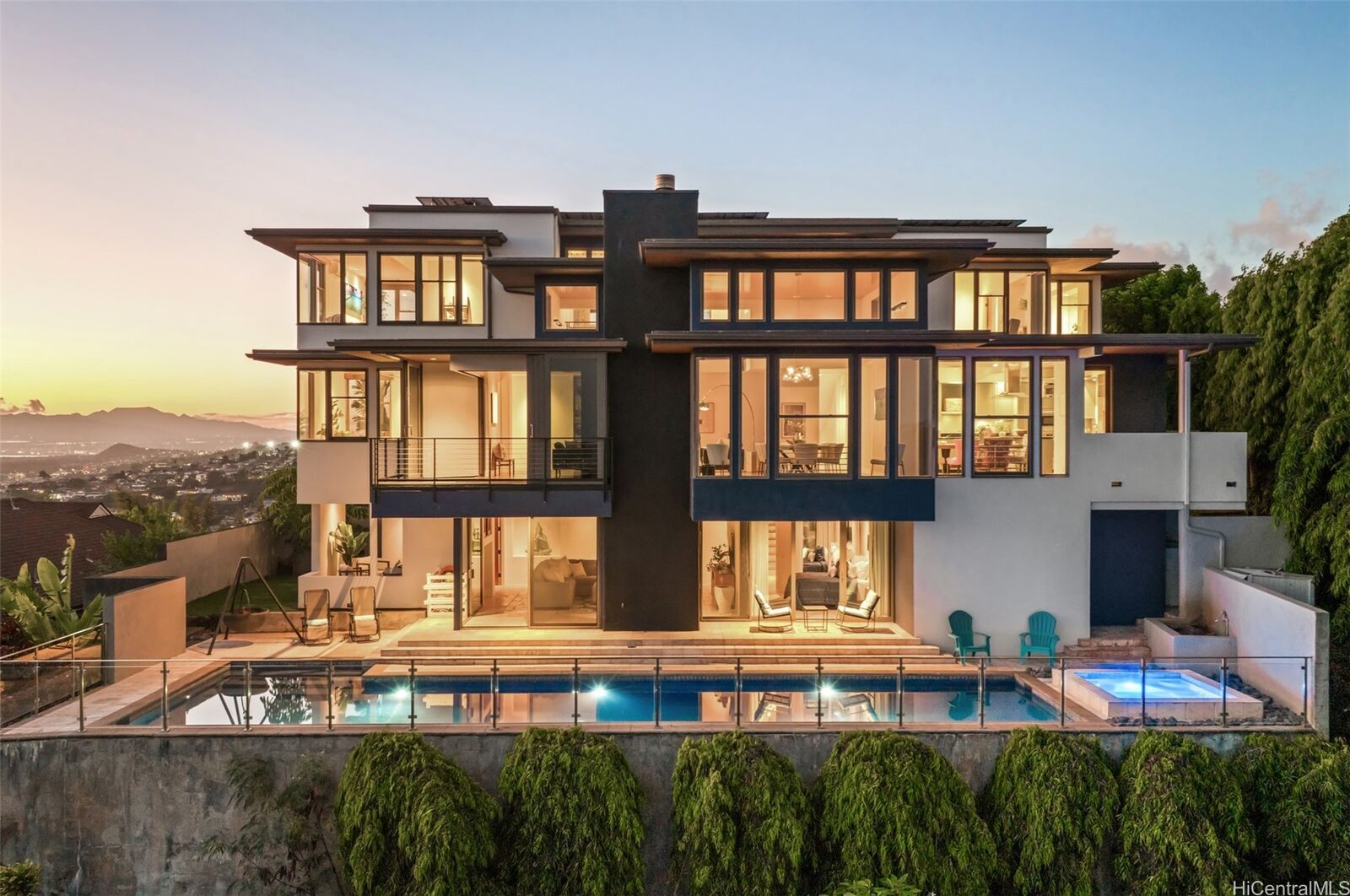 Property Photo:  2960 Laola Place  HI 96813 