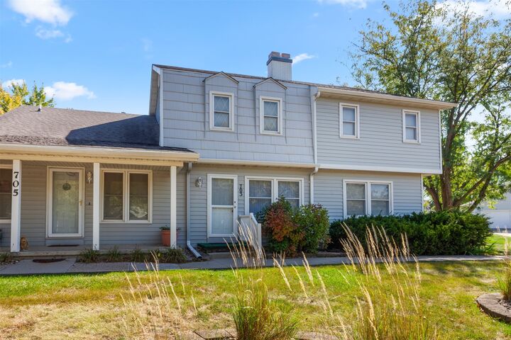 Property Photo:  703 NW Greenwood Street 5  IA 50023 