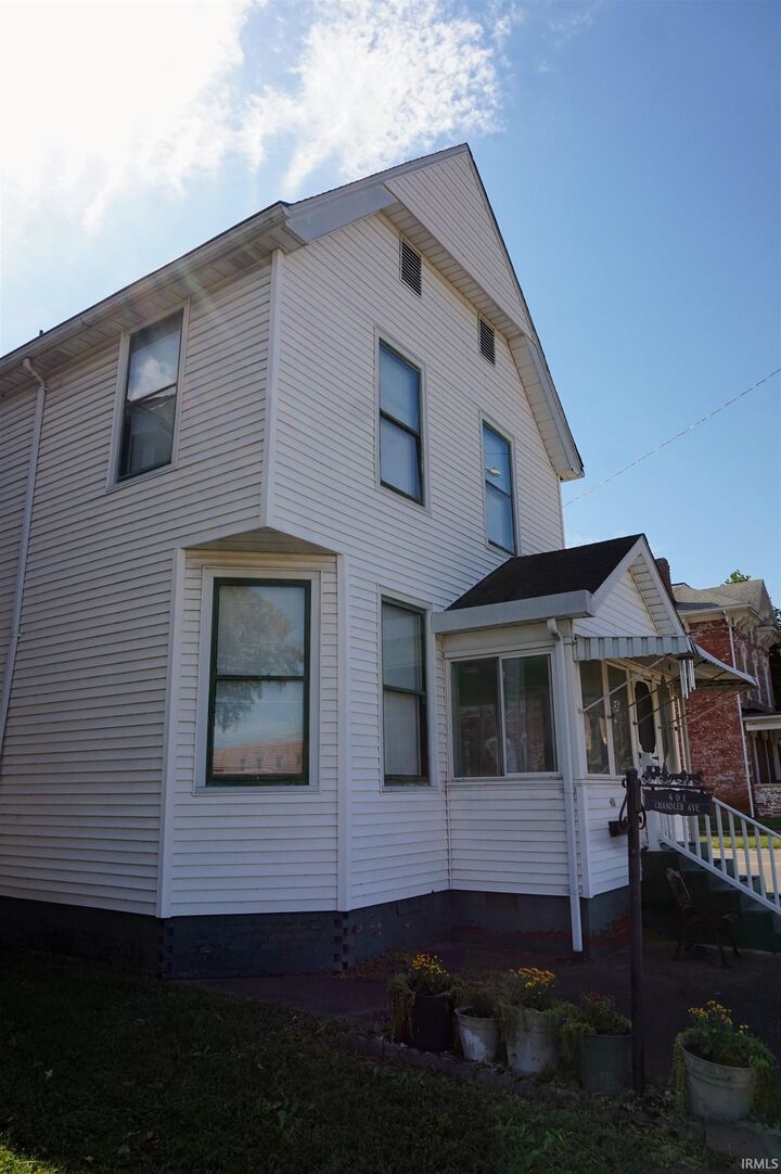 Property Photo:  401 Chandler Avenue  IN 47713 