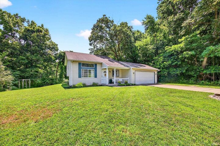 Property Photo:  705 N Hanover Glen  IN 47429-1069 