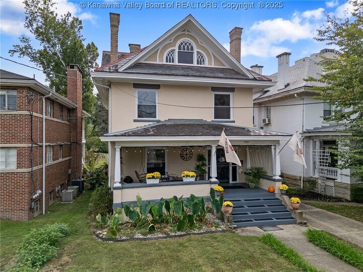 Property Photo:  1585 Virginia Street E  WV 25301