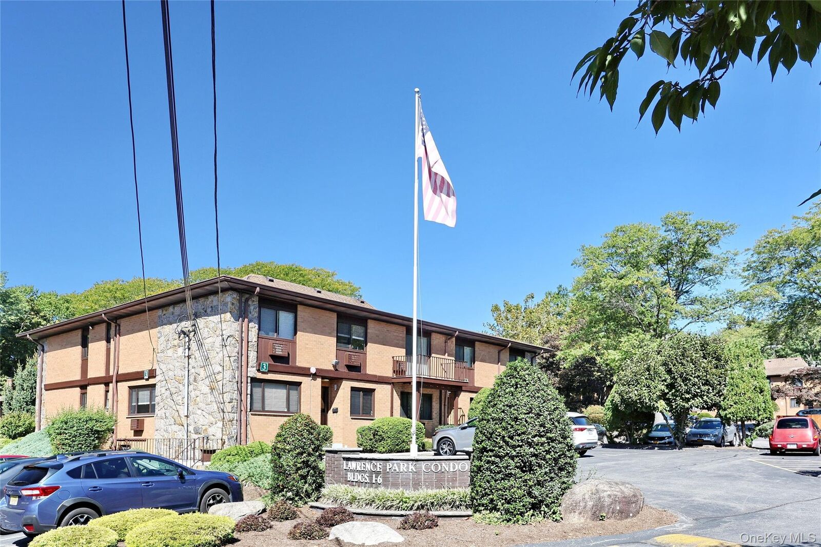 Property Photo:  1 W Lawrence Park Drive 10  NY 10968 