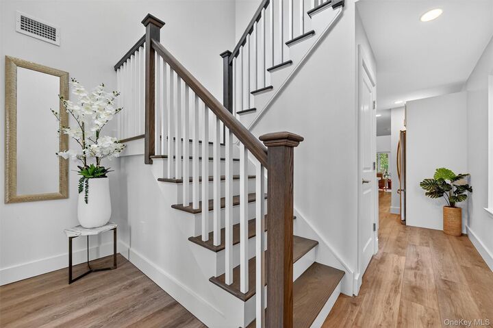 Property Photo:  6 Sulky Way  NY 10924 