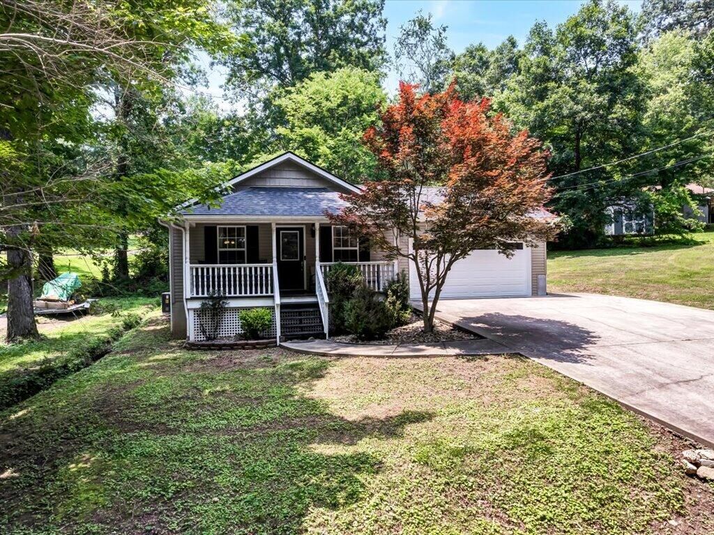 Property Photo: 120 Oak Road TN 37849