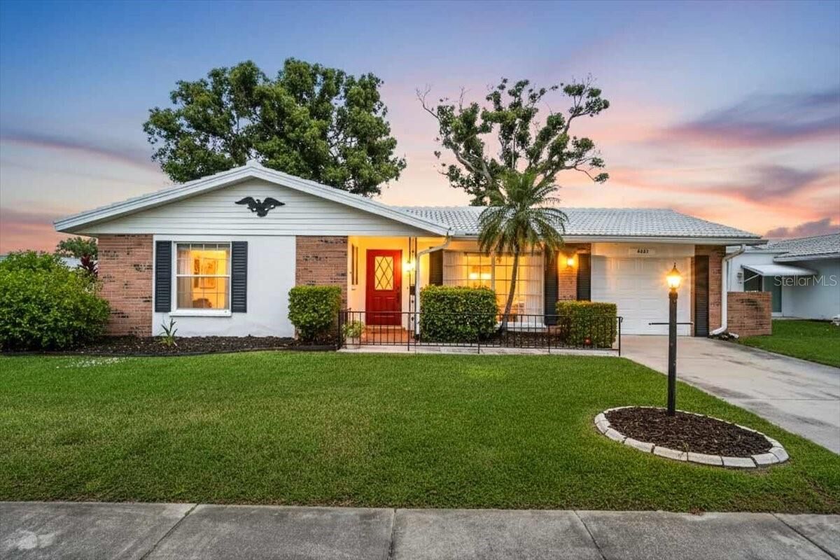 Property Photo: 4003 Joyce Drive FL 34208