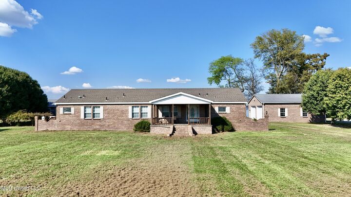 Property Photo: 2138 Eagle Lake Shore Road MS 39183