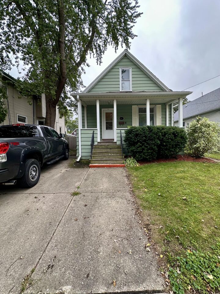 Property Photo:  913 69th St  WI 53143 