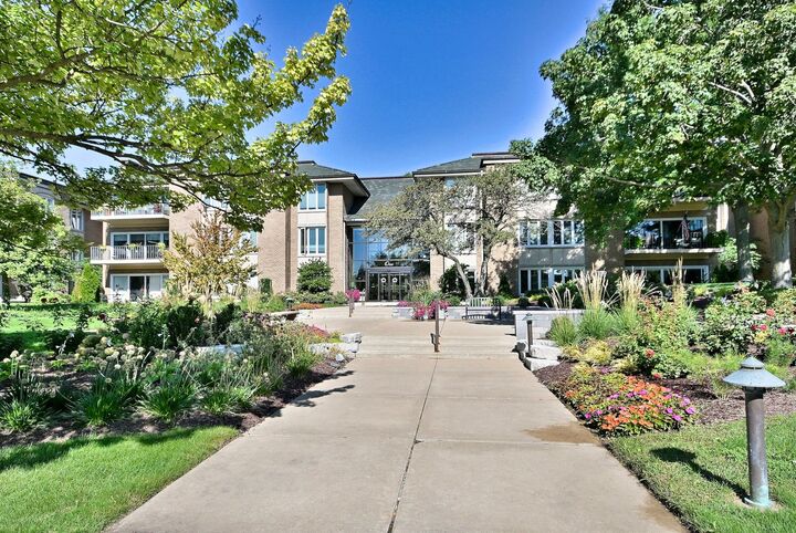 Property Photo:  1 Oak Brook Club Drive A105  IL 60523 