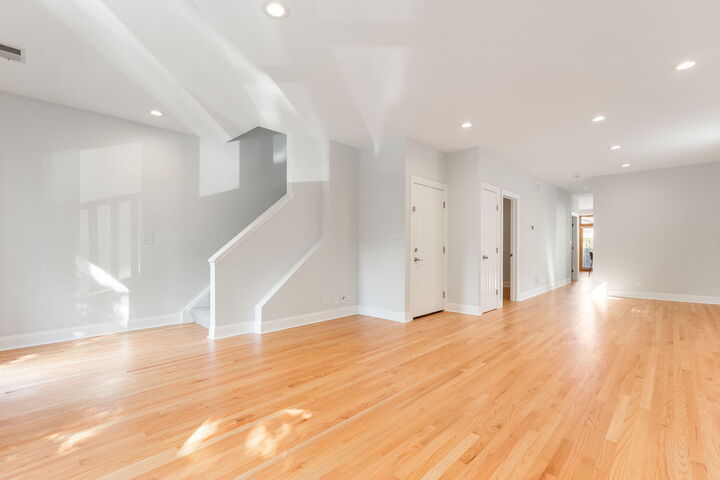 Property Photo:  2234 W Melrose Street 2  IL 60618 