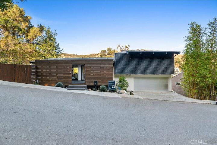 2522 Zorada Drive  West Hollywood CA 90046 photo