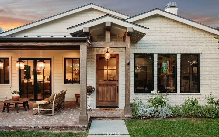 Property Photo:  224 Flower Street  CA 92627 