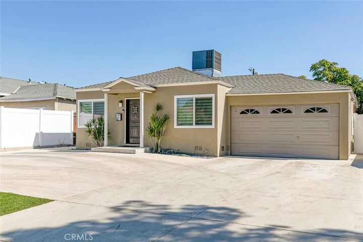 Property Photo:  11836 Rialto  CA 91352 