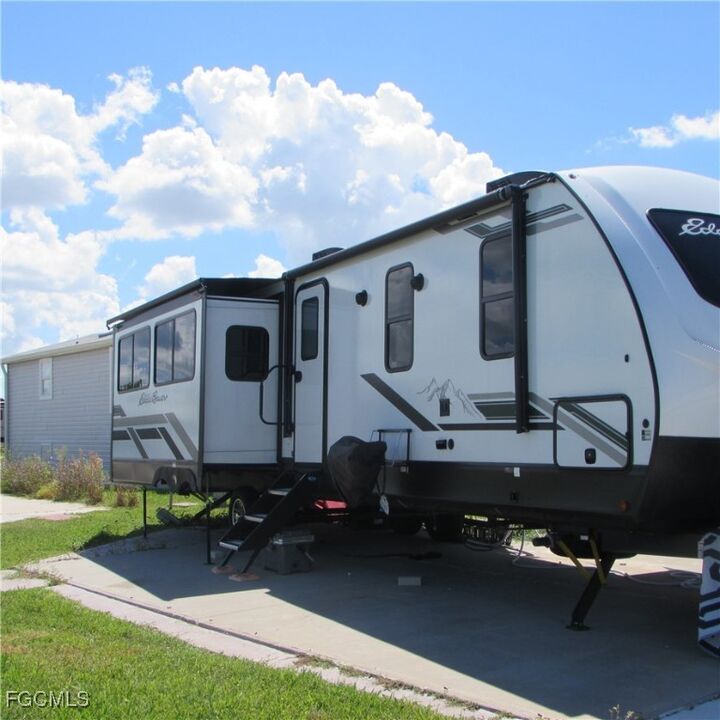 Property Photo:  19681 #313 Summerlin Road  FL 33908 